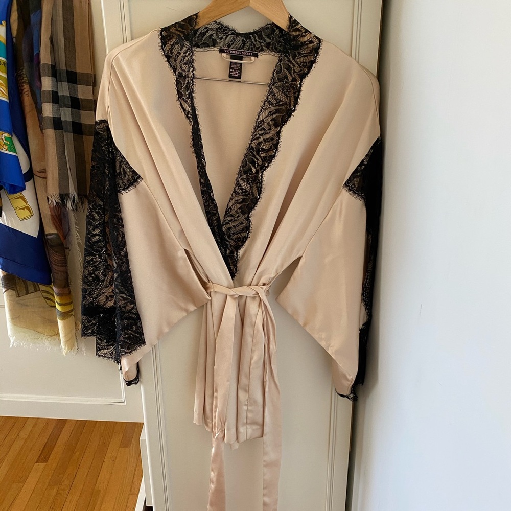 Victoria’s  Secret Robe - Picture 2 of 7